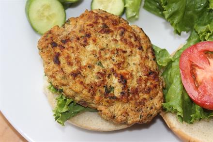 Meditteranean Chicken Burger - KidTrail Recipe