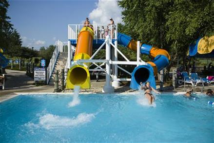 5 Awesome Suburban Pools and Water Parks! - KidTrail Pick